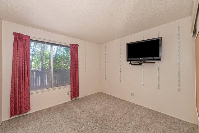 10000 Bromley Way, Sacramento, CA 95827