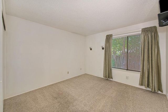 10000 Bromley Way, Sacramento, CA 95827