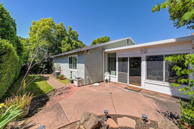 10000 Bromley Way, Sacramento, CA 95827
