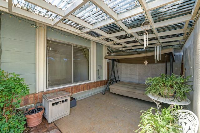10000 Bromley Way, Sacramento, CA 95827