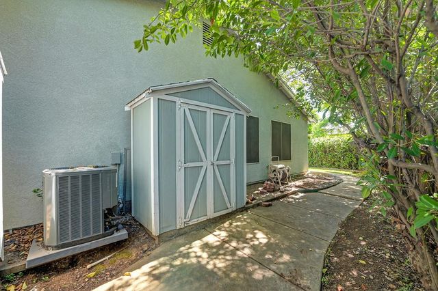 10000 Bromley Way, Sacramento, CA 95827