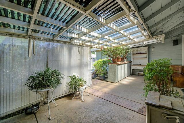 10000 Bromley Way, Sacramento, CA 95827