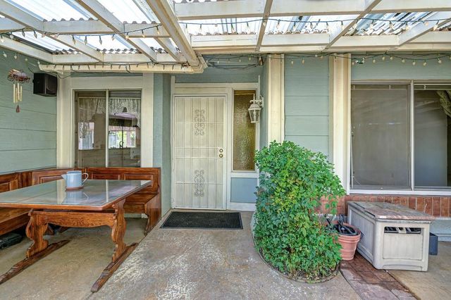 10000 Bromley Way, Sacramento, CA 95827