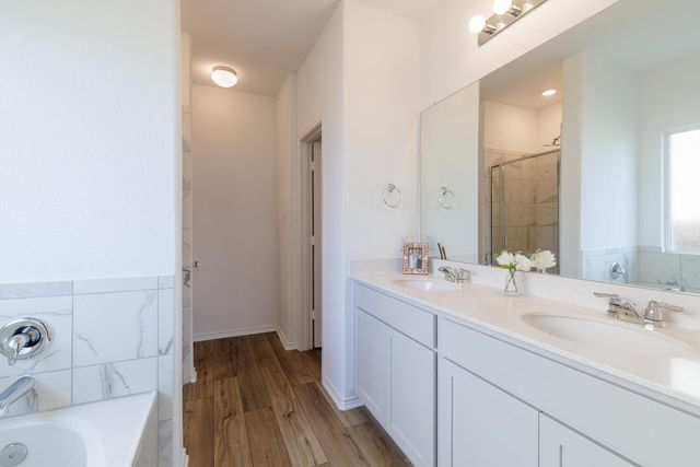 8015 Purple Aster PASS, Lago Vista, TX 78645