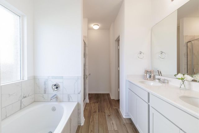 8015 Purple Aster PASS, Lago Vista, TX 78645