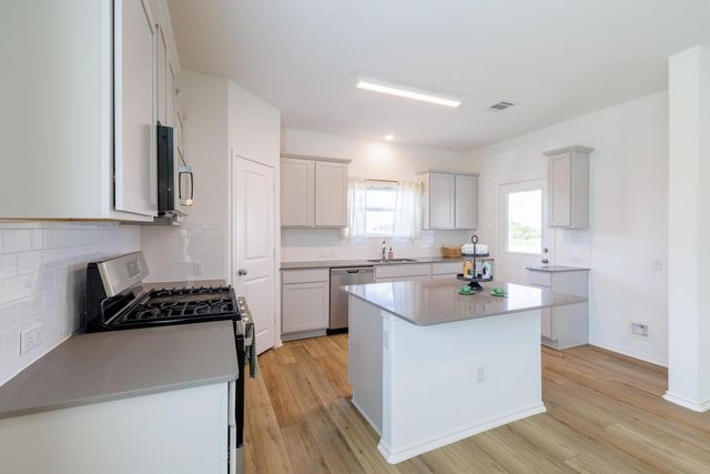 8015 Purple Aster PASS, Lago Vista, TX 78645