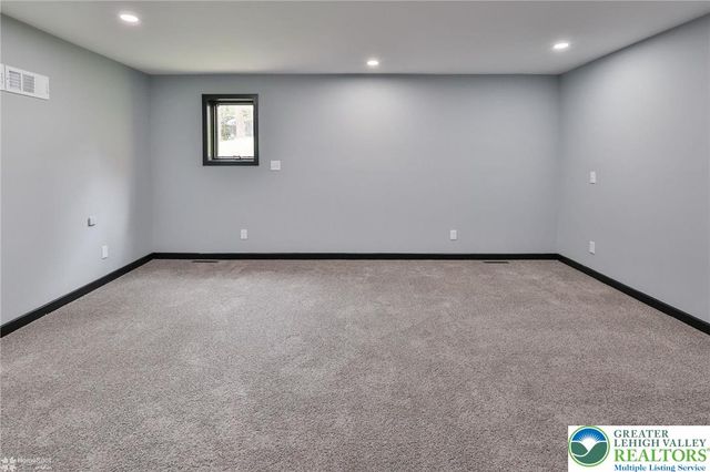 4410 Circle Drive, Lower Nazareth Twp, PA 18020