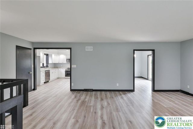 4410 Circle Drive, Lower Nazareth Twp, PA 18020