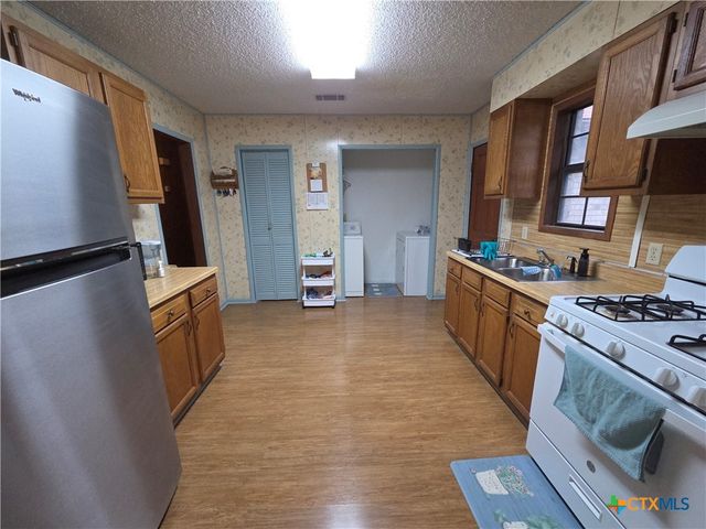 1301 W Mesquite Street, Little River Academy, TX 76554