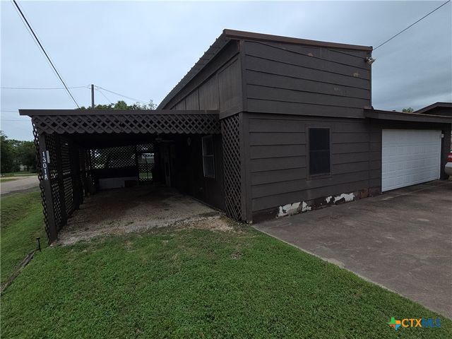 1301 W Mesquite Street, Little River Academy, TX 76554