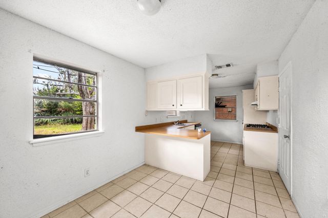 1857 Capri Lane, Seabrook, TX 77586