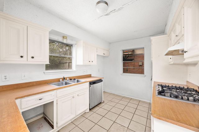 1857 Capri Lane, Seabrook, TX 77586