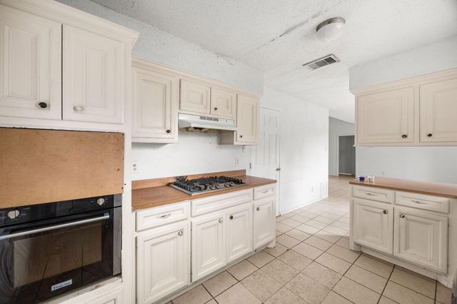 1857 Capri Lane, Seabrook, TX 77586