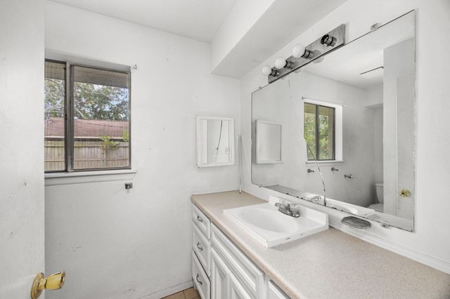 1857 Capri Lane, Seabrook, TX 77586