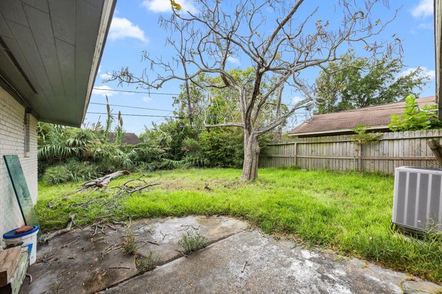 1857 Capri Lane, Seabrook, TX 77586