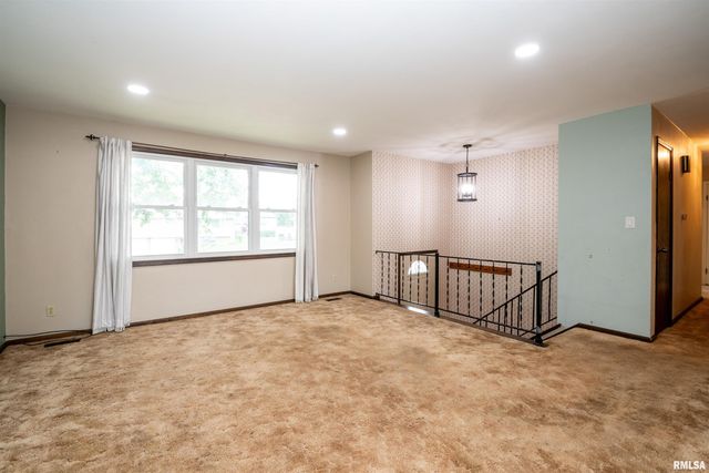 3508 W BONNAIRE Court, Peoria, IL 61615