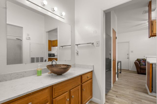 1905 San Gabriel ST 101, Austin, TX 78705