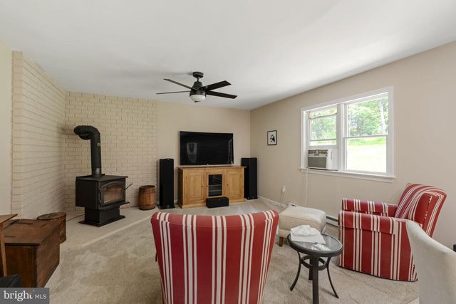 2225 LAUREL SPRINGS DR, Narvon, PA 17555