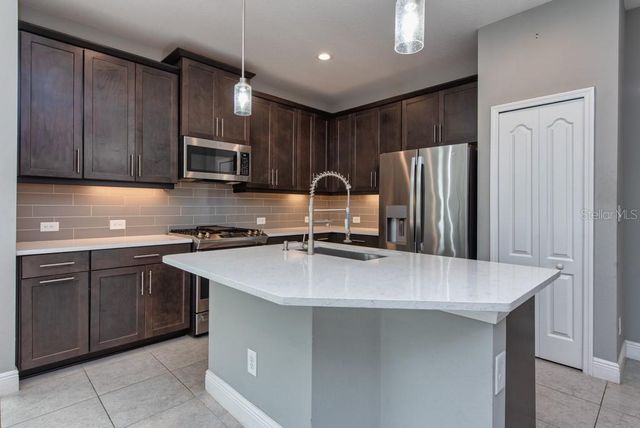 4311 STAR APPLE TERRACE, Bradenton, FL 34203