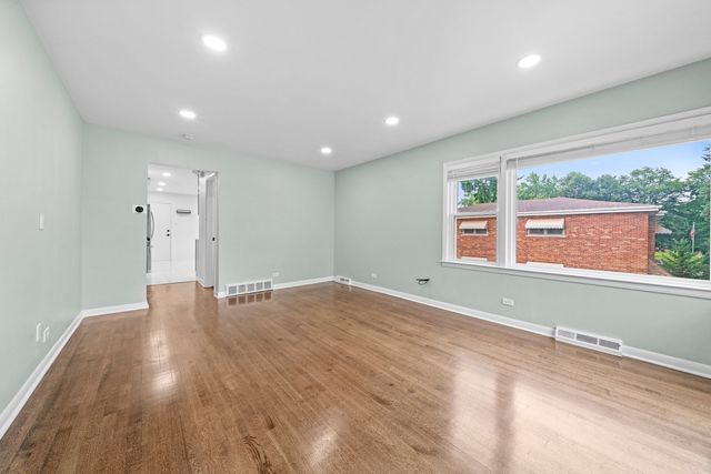 10537 Austin Avenue 2, Chicago Ridge, IL 60415