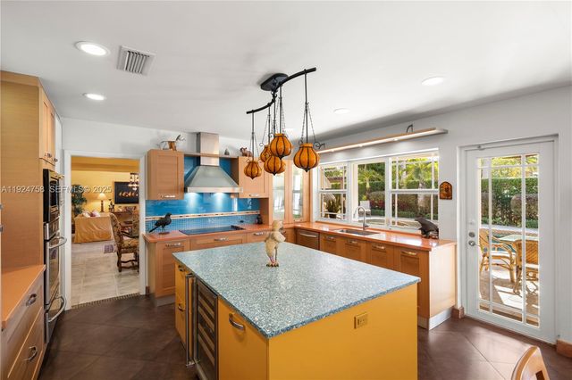 1030 Adams St, Hollywood, FL 33019