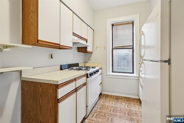 262 Clendenny Avenue 6, Jersey City, NJ 07304