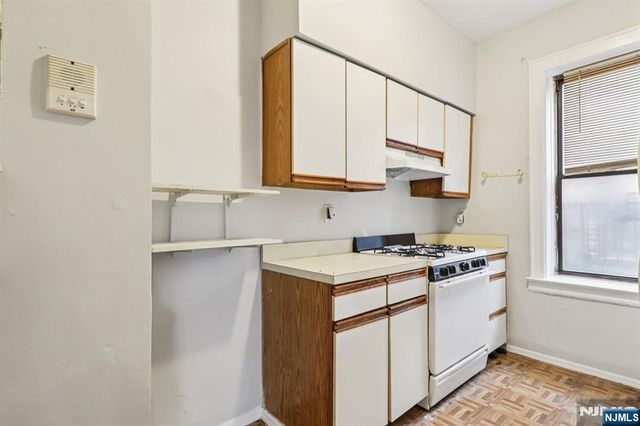 262 Clendenny Avenue 6, Jersey City, NJ 07304