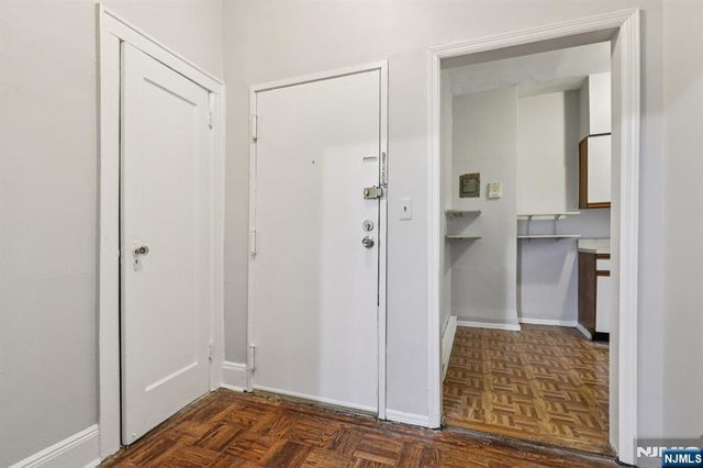 262 Clendenny Avenue 6, Jersey City, NJ 07304