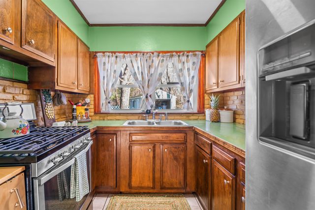 204 S Taylor Street, Manchester, NH 03103