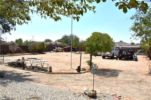 13422 Nicola Road, Apple Valley, CA 92308