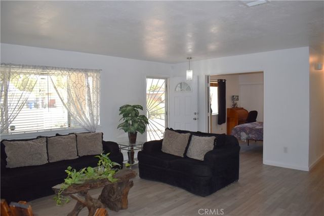 13422 Nicola Road, Apple Valley, CA 92308