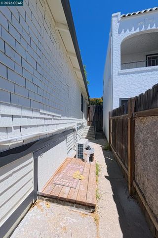226 W 9Th St, Pittsburg, CA 94565