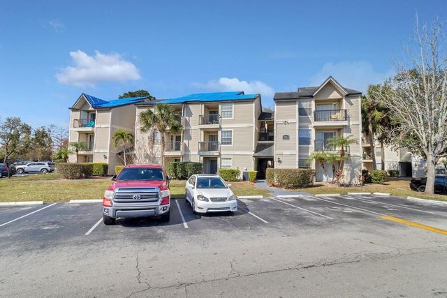 1908 LAKE ATRIUMS CIRCLE 15, Orlando, FL 32839