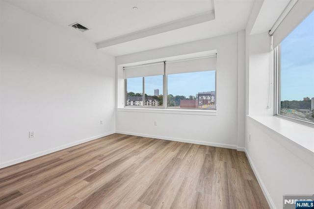 2 Executive Drive 812, Fort Lee, NJ 07024