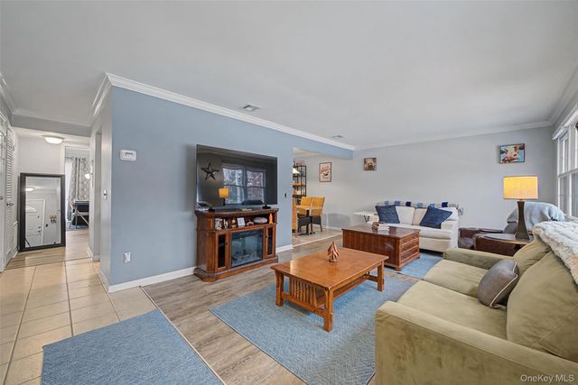 276 Temple Hill Road 1117, New Windsor, NY 12553