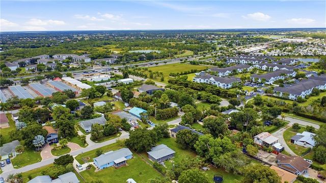 133 2nd ST, Naples, FL 34113