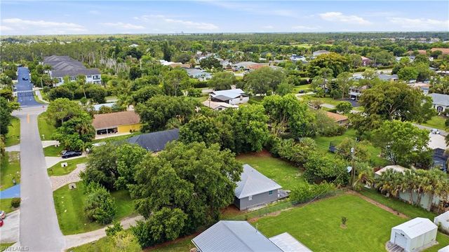 133 2nd ST, Naples, FL 34113