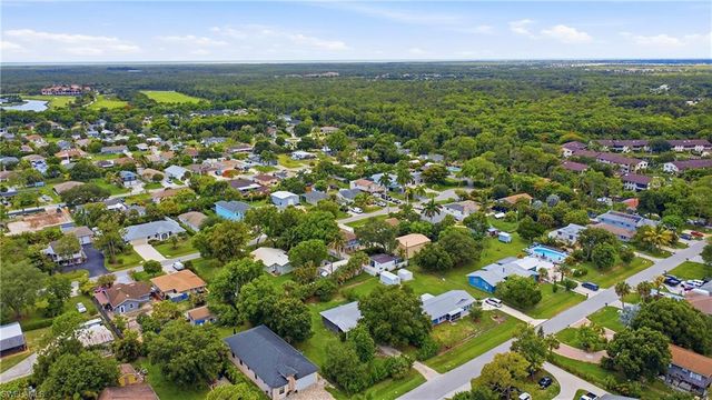 133 2nd ST, Naples, FL 34113