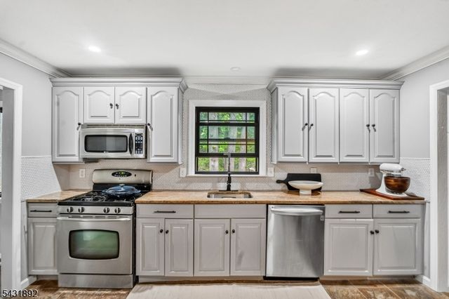 25 State St, Clark Twp., NJ 07066