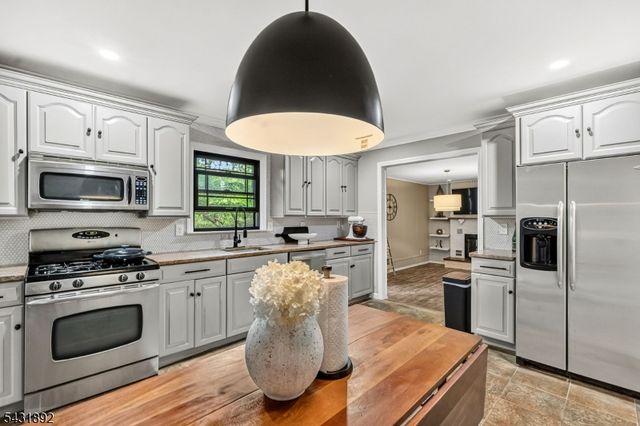 25 State St, Clark Twp., NJ 07066