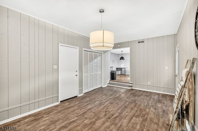 25 State St, Clark Twp., NJ 07066