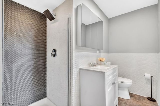 25 State St, Clark Twp., NJ 07066