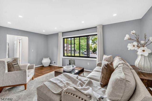 25 State St, Clark Twp., NJ 07066