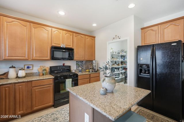 956 E CANYON ROCK Road, San Tan Valley, AZ 85143