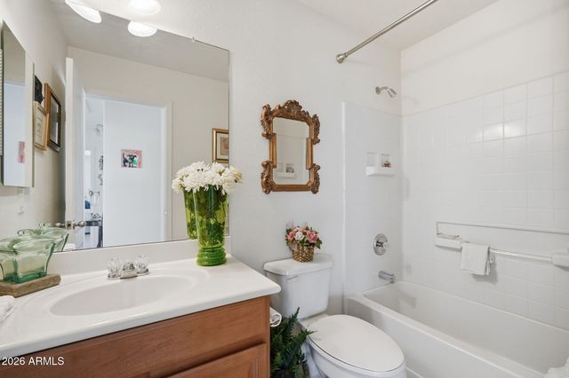956 E CANYON ROCK Road, San Tan Valley, AZ 85143