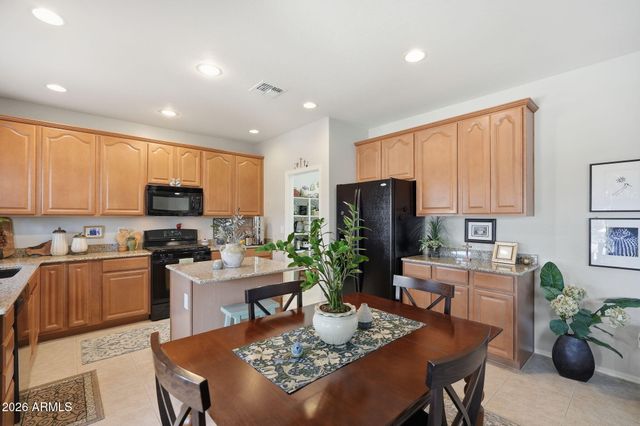 956 E CANYON ROCK Road, San Tan Valley, AZ 85143