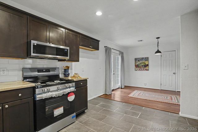 2525 N Xanthus Avenue, Tulsa, OK 74110