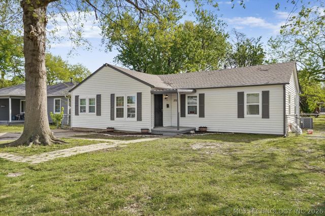 2525 N Xanthus Avenue, Tulsa, OK 74110