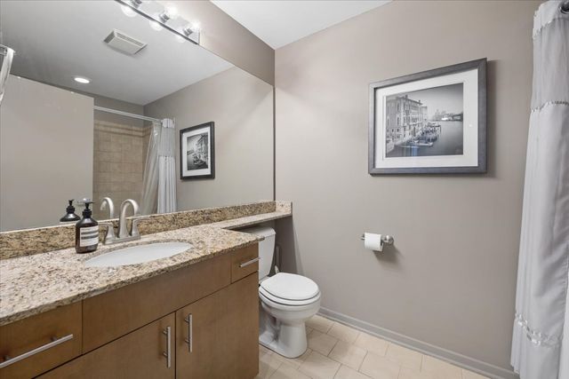 1040 W ADAMS Street 402, Chicago, IL 60607
