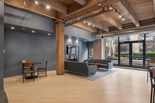 1040 W ADAMS Street 402, Chicago, IL 60607
